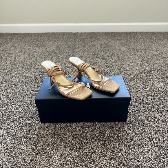 LPA Penny Heel in Natural, size 6.5 - Picture 6 of 8